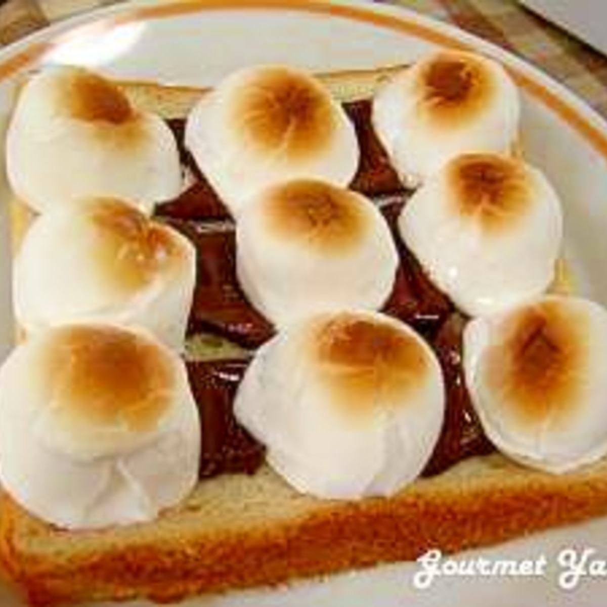 ブルボンのcmに登場する アルフォートスモア がめちゃうま マシュマロをトーストして挟むだけ 3分レシピ えん食べ